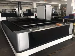 Оптоволоконный лазерный станок для резки металла LF3015LN 500Вт Raycus