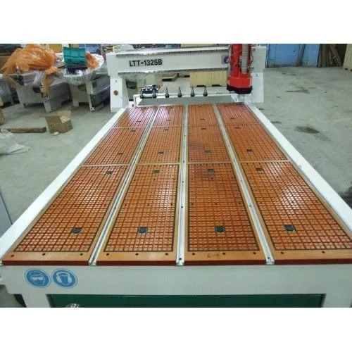 Фрезерный станок с ЧПУ с автоматической линейной сменой инструмента LTT-P1325Z