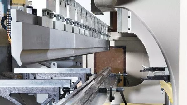 Листогибочный гидравлический пресс Toskar 2600-80 серия EasyFab