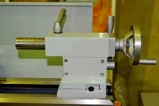 Токарный станок Turner MML 250x550v