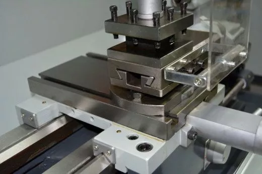 Токарный станок Turner MML 280x700v
